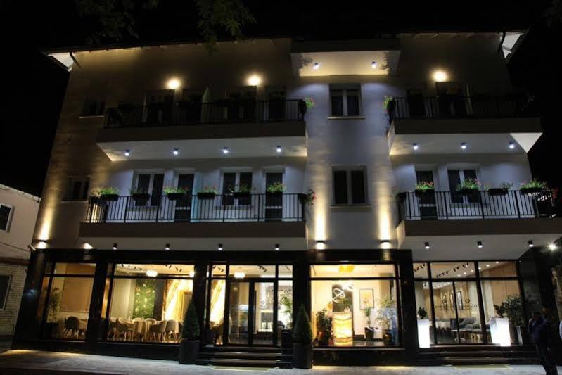 Emerald Boutique Hotel Tirana Exterior foto